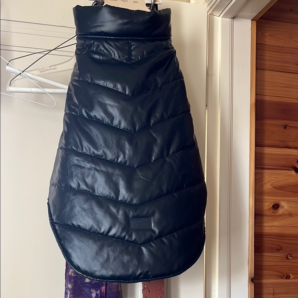 NWT Pet Puffer Color Black Size XL